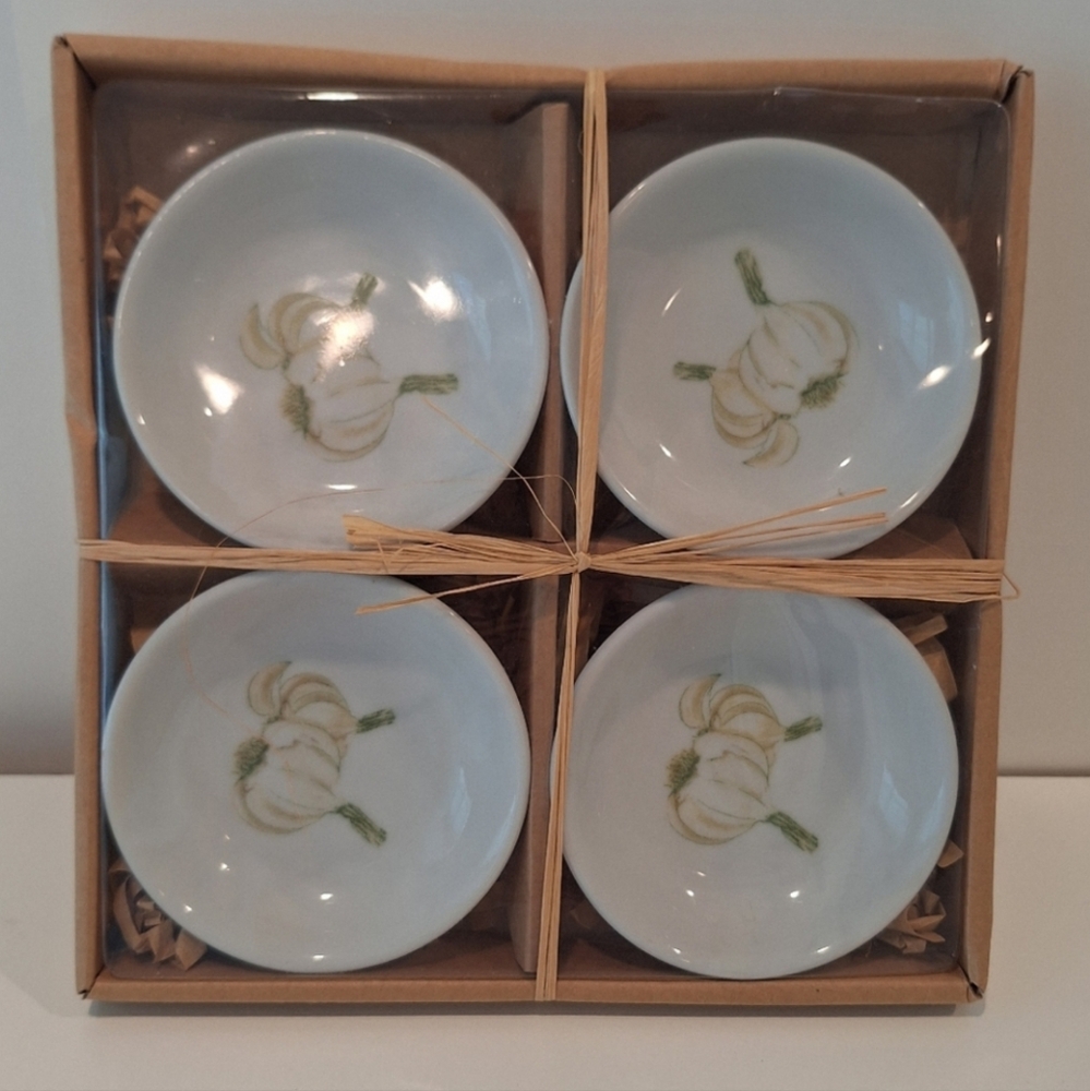 NIB Set of 4 Ceramic Dipping dishes